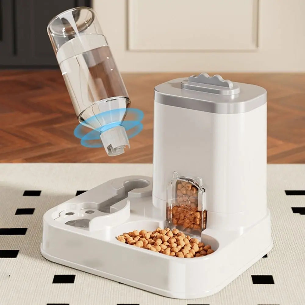 Water and food dispenser for cats